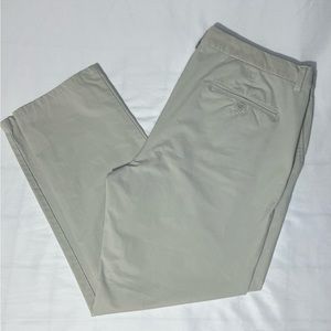 Vineyard Vines On The Go Khaki Pants 38 X 30 Excellent Condition!